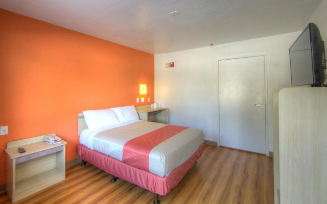 photo 4 of Motel 6 Orlando, FL - Winter Park