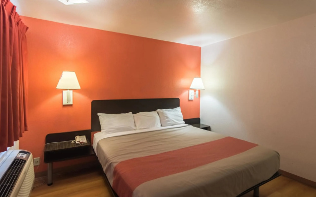 photo 4 of Motel 6 – Pecos, TX