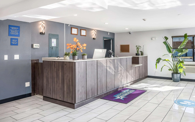 photo 2 of Americas Best Value Inn East Peoria