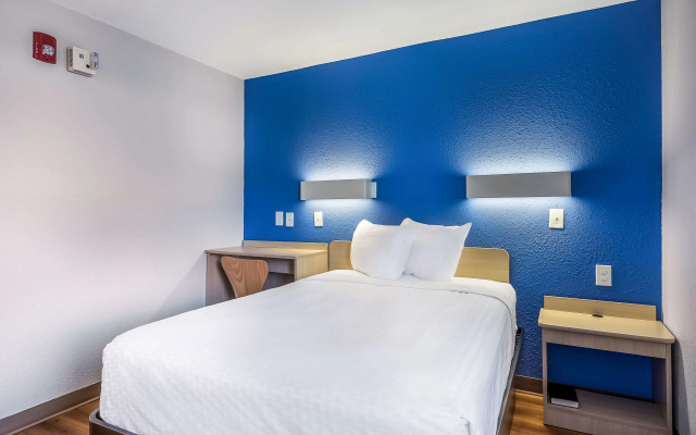 photo 5 of Americas Best Value Inn East Peoria