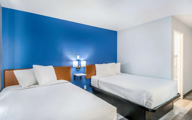 photo 3 of Motel 6 Peoria - East