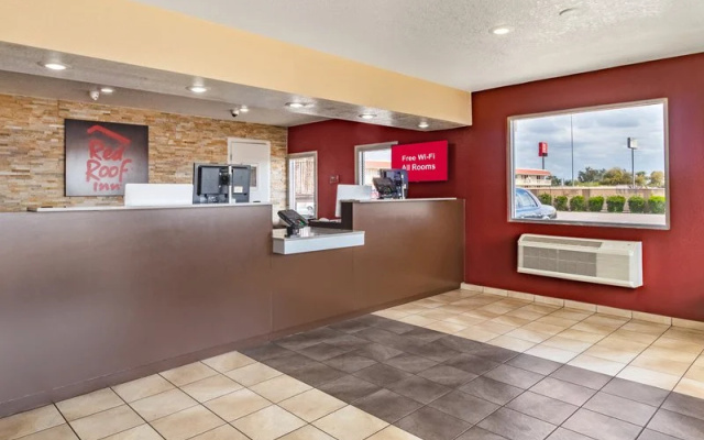 photo 2 of Motel 6 Phoenix Black Canyon