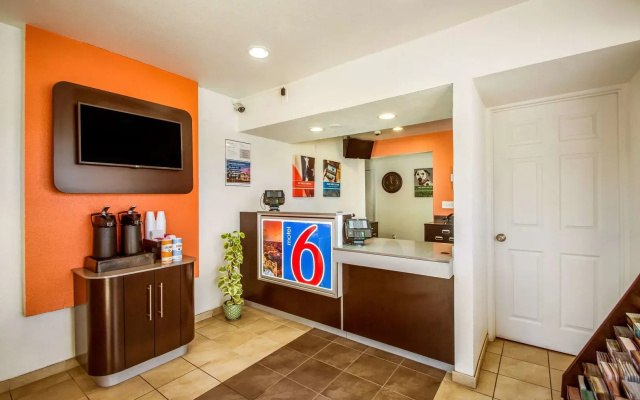 photo 2 of Motel 6 Youngtown, AZ - Phoenix - Sun City