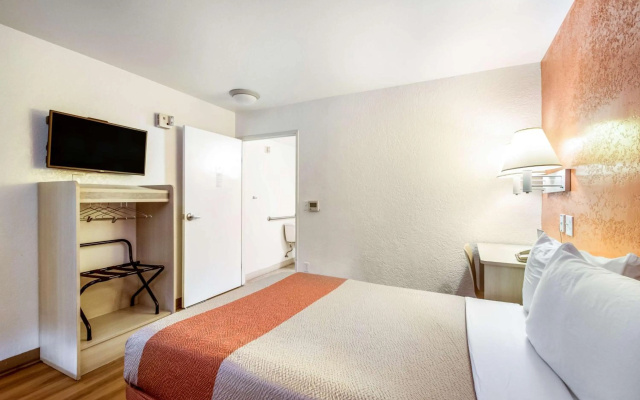 photo 4 of Motel 6 Youngtown, AZ - Phoenix - Sun City