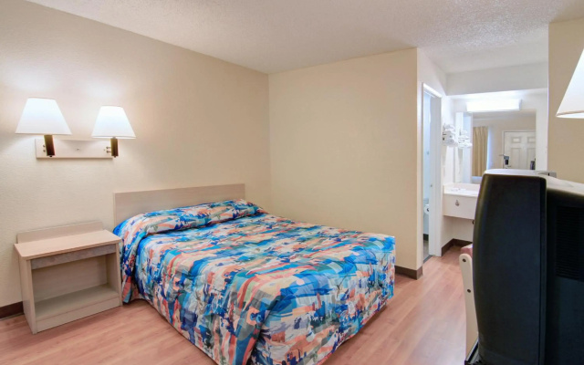 photo 5 of Motel 6 Tempe, AZ - Broadway - ASU