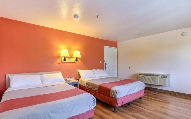 photo 4 of Motel 6 Pinole, CA