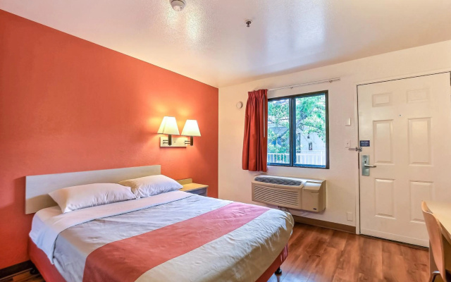 photo 5 of Motel 6 Pinole, CA