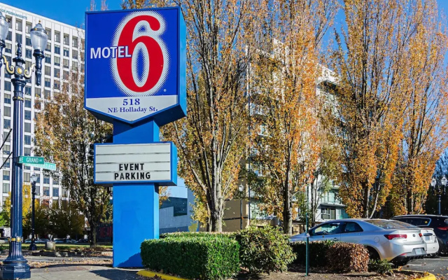 photo 4 of Motel 6 Portland Downtown 4463 Hotel
