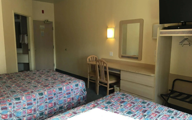 photo 4 of Motel 6-Portland, OR - North