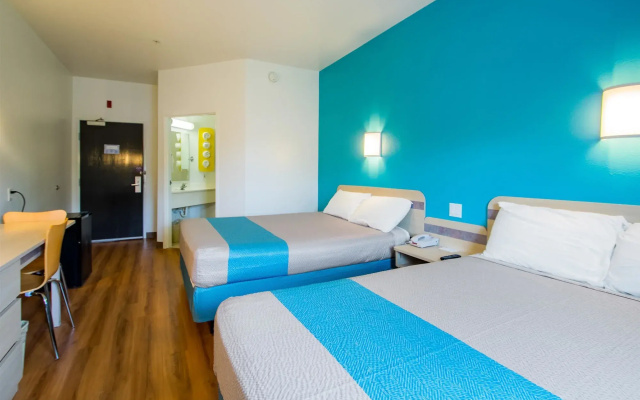 photo 5 of Motel 6-Portland, OR - North