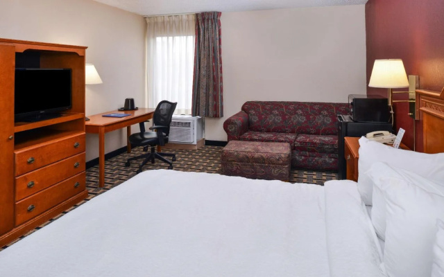 photo 3 of Americas Best Value Inn Moline - Moline, IL