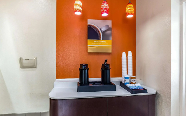 photo 2 of Motel 6 Raleigh NC  Cary