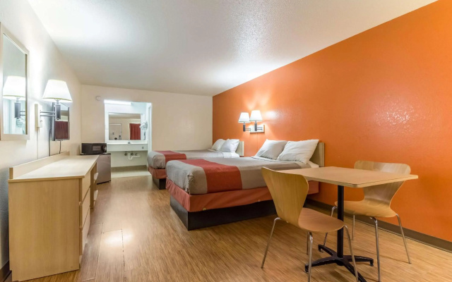 photo 4 of Motel 6 Raleigh, NC - Cary