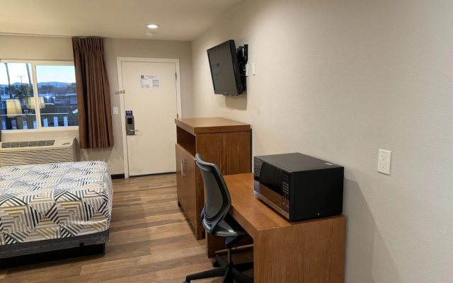 photo 2 of Motel 6 Ridgecrest, CA - China Lake