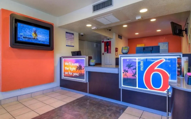 photo 2 of Motel 6 Riverside West - Jurupa Valley