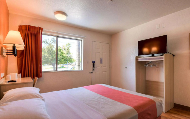 photo 5 of Motel 6 Riverside West - Jurupa Valley