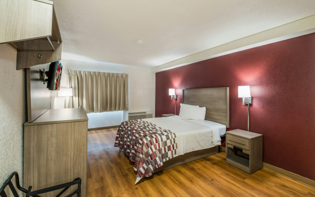 photo 3 of Red Roof Inn Rochester – Airport