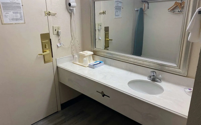 photo 5 of Motel 6 Rochester, NY - Airport