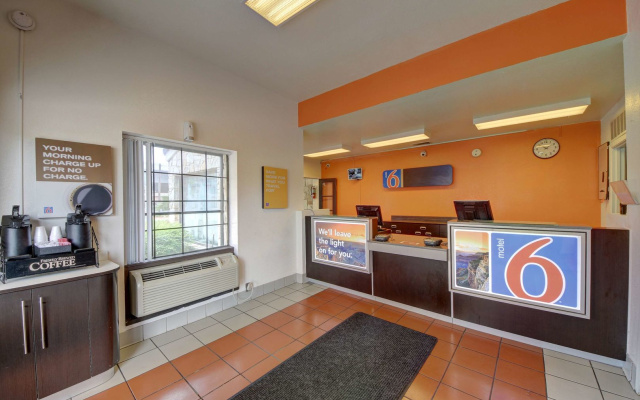 photo 2 of Motel 6 San Antonio, TX - Downtown - Market Square