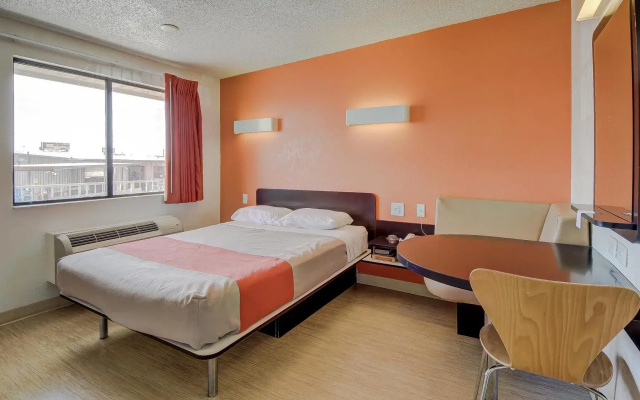 photo 2 of Motel 6 San Antonio Ft Sam Houston