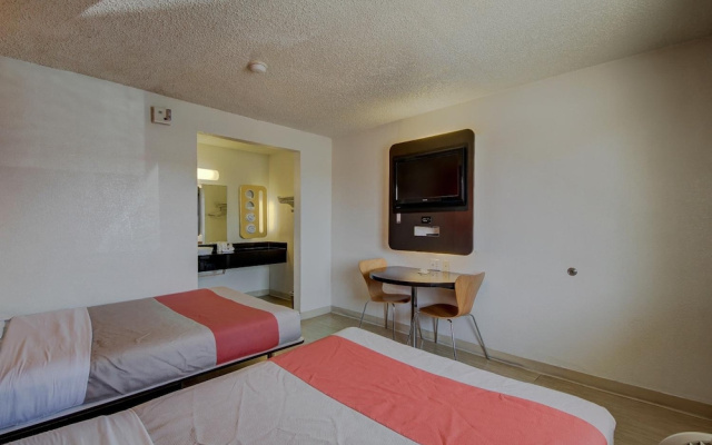 photo 3 of Motel 6 San Antonio Ft Sam Houston