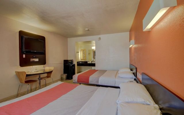 photo 5 of Motel 6 San Antonio Ft Sam Houston