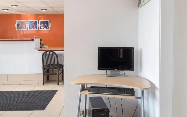 photo 5 of Motel 6 San Antonio, TX - I-10 West