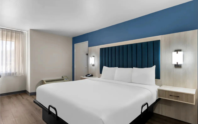 photo 3 of Park Inn by Radisson
