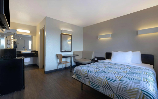 photo 3 of Motel 6 San Antonio, TX - West SeaWorld