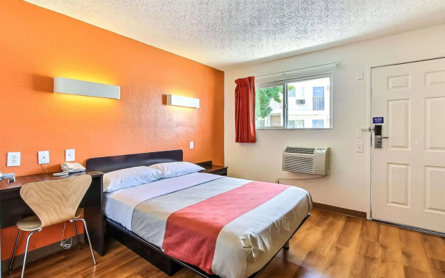 photo 4 of Motel 6 San Jose, CA - Airport