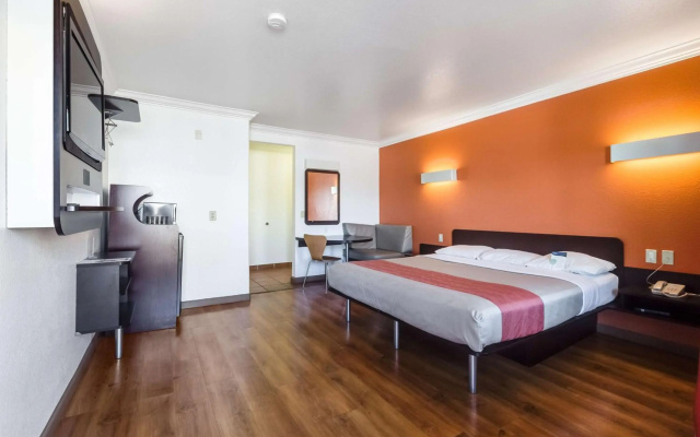 photo 4 of Motel 6 San Jose, CA - Convention Center