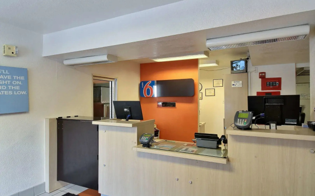 photo 2 of Motel 6 San Marcos, TX