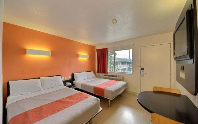 photo 4 of Motel 6 San Marcos, TX