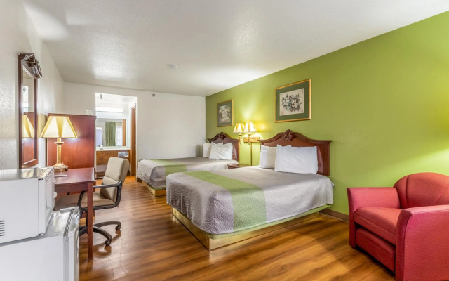 photo 5 of Rodeway Inn Santa Rosa