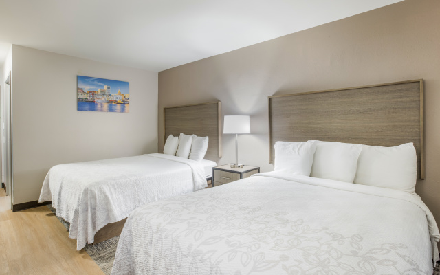 photo 3 of Red Roof Inn PLUS+ & Suites Savannah - I-95