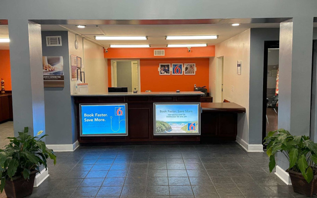 photo 2 of Motel 6 Pooler, GA - Savannah Airport