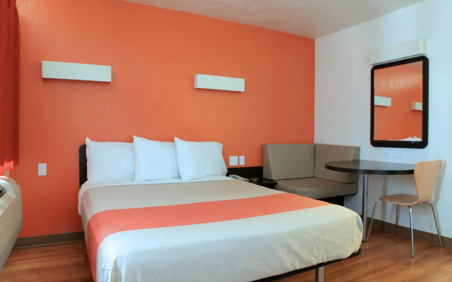 photo 3 of Motel 6 Old town Scottsdale/Fashion Square