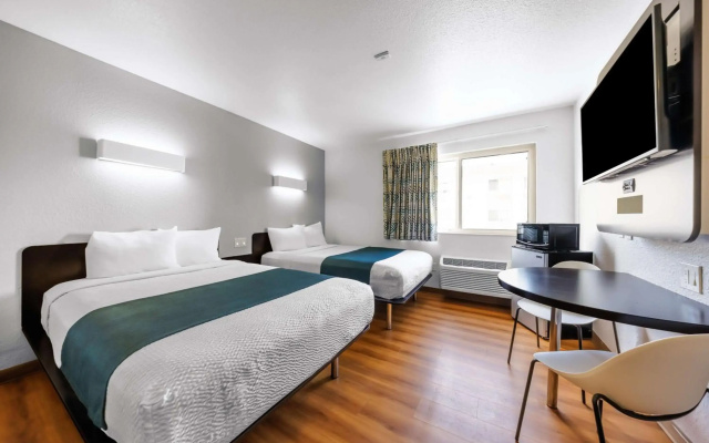 photo 3 of Motel 6 Seattle, WA - Sea-Tac Airport South
