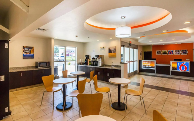 photo 2 of Days Inn by Wyndham South Bend/Notre Dame