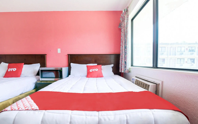 photo 5 of OYO Hotel South Bend - Campus