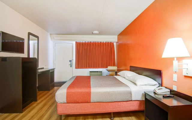 photo 5 of Economy Suites Springfield - Extended Stay