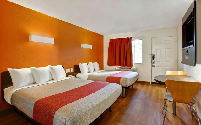 photo 3 of Motel 6 Sunnyvale, CA - North