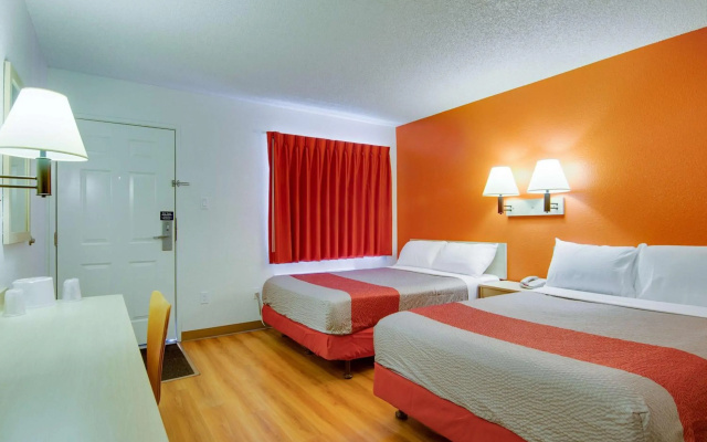 photo 3 of Motel 6 Tacoma, WA - Fife