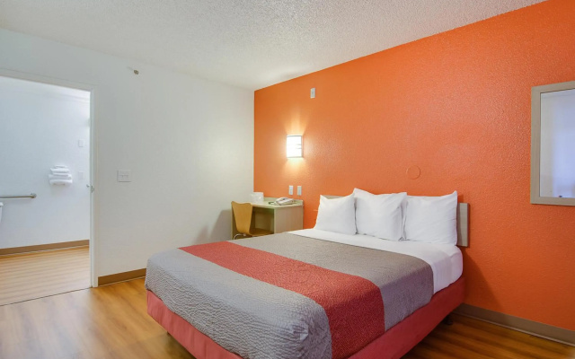 photo 3 of Motel 6 Tacoma, WA - South
