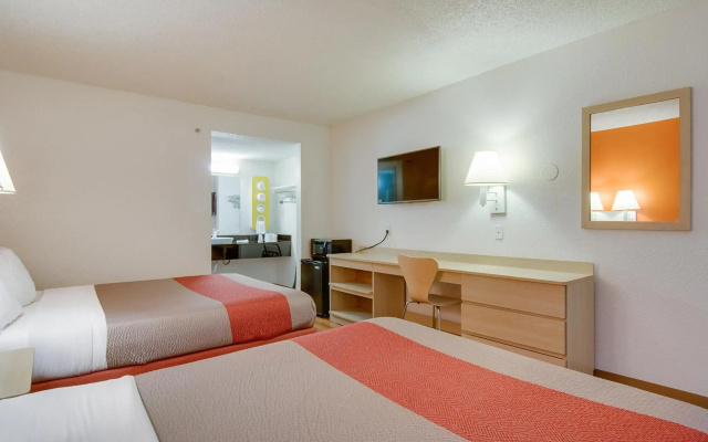 photo 4 of Motel 6 Tacoma, WA - South