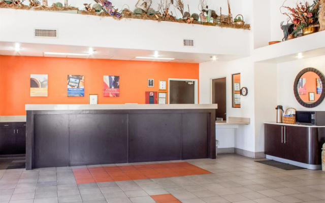 photo 2 of Motel 6 Tempe ASU