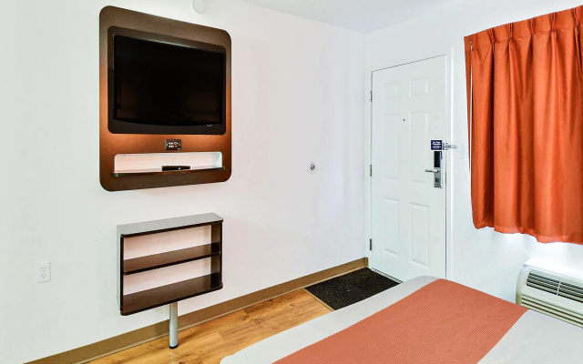 photo 5 of Motel 6 Tewksbury, MA - Boston