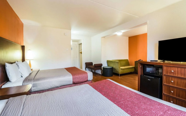 photo 3 of Motel 6 Tinton Falls, NJ – Neptune