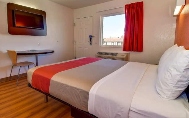 photo 4 of Motel 6 Riverside, CA - UCR East