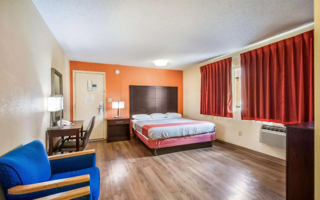 photo 2 of Motel 6 Washington DC Convention Center